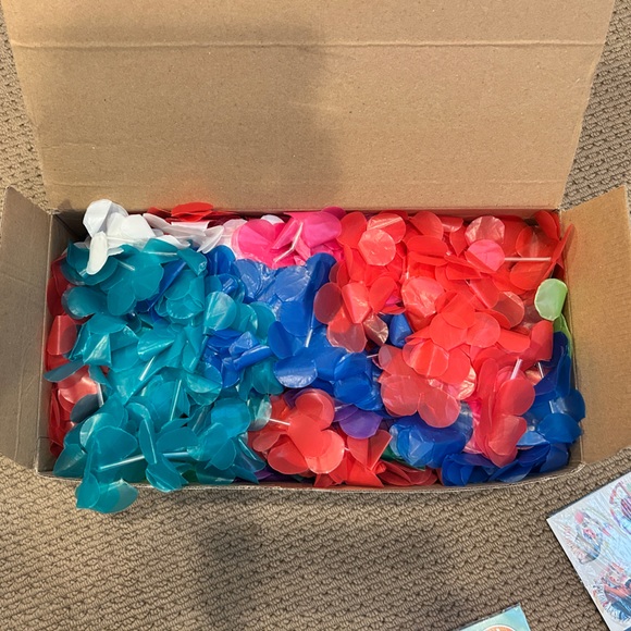 Disney 100+ pc Moana Party Supplies with Colorful Leis - Picture 3 of 12